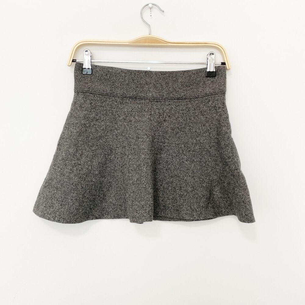 Aritzia Talula Gray Knit Mini Skirt Size Small